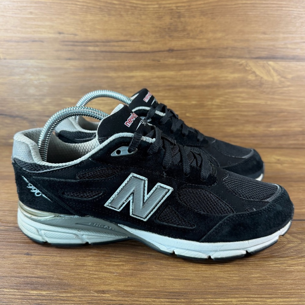 NEW BALANCE 990v3 Black Suede Sneakers Men’s Size‎ 7 Shoes